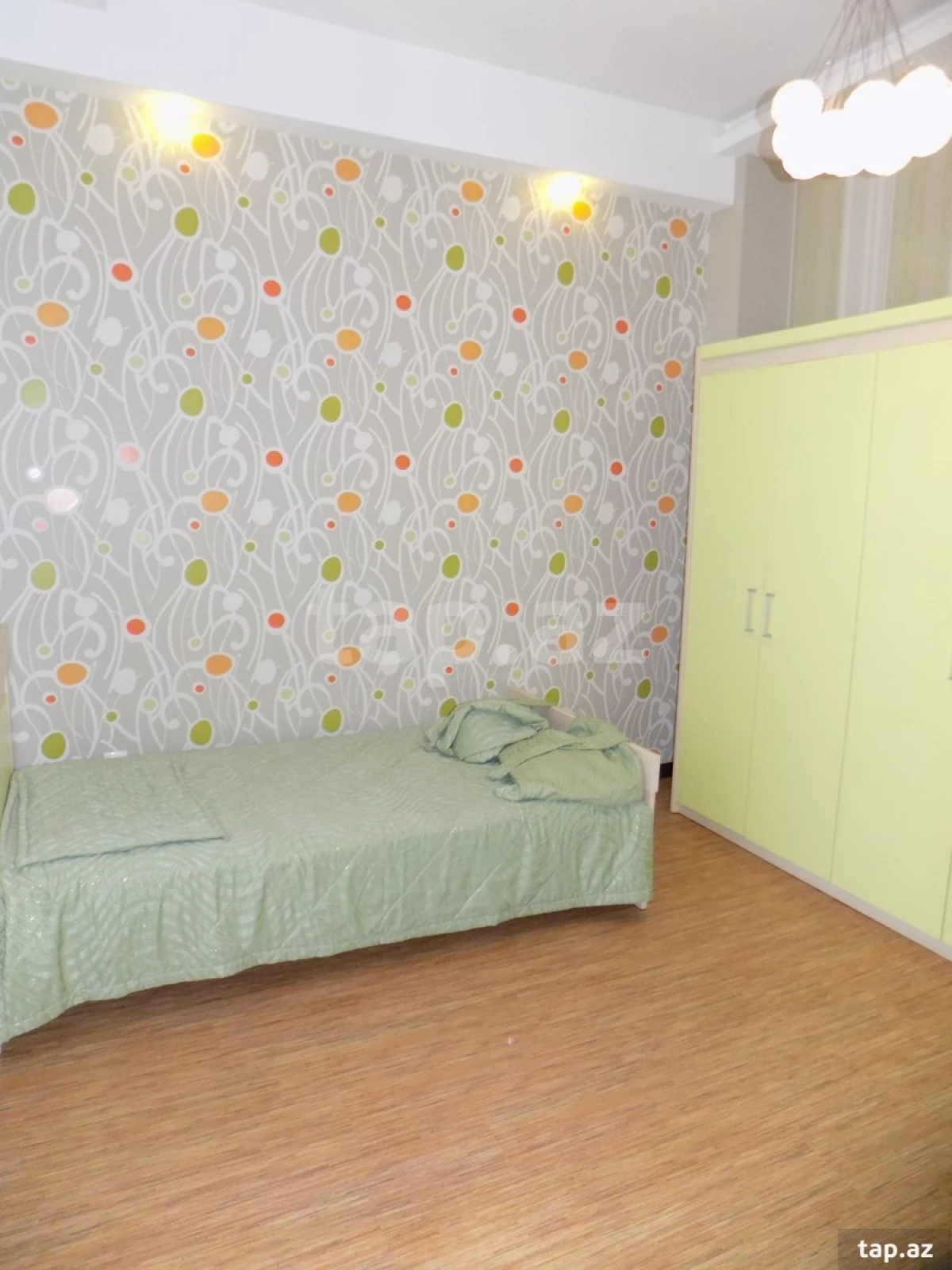 Kirayə verilir 4 otaqlı yeni tikili 200 m²