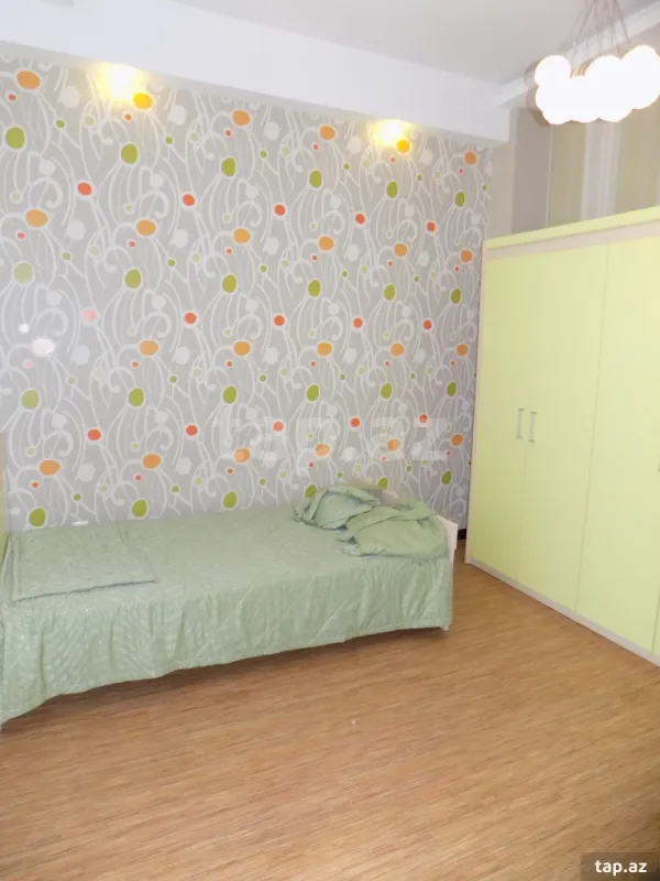 Kirayə verilir 4 otaqlı yeni tikili 200 m²