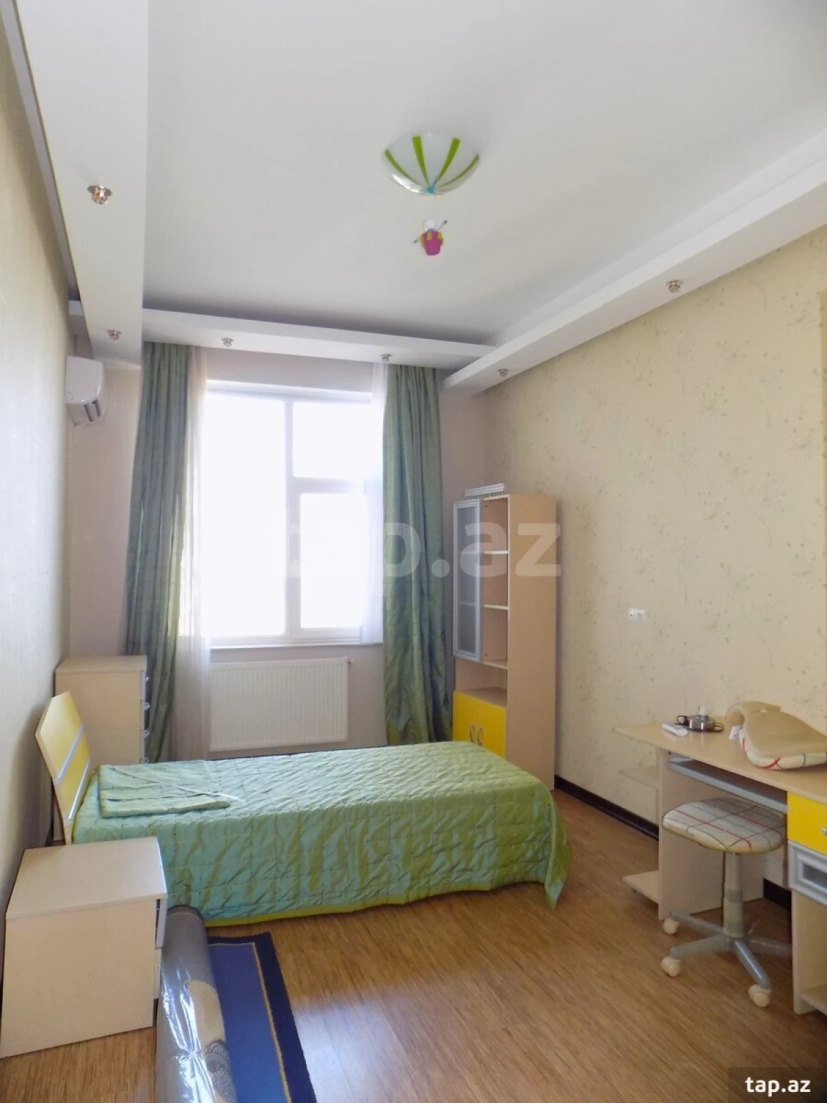 Kirayə verilir 4 otaqlı yeni tikili 200 m²