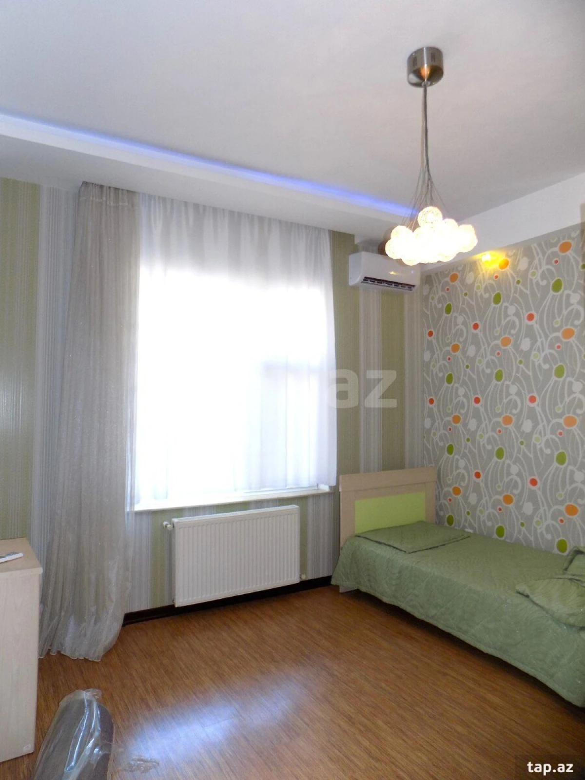 Kirayə verilir 4 otaqlı yeni tikili 200 m²