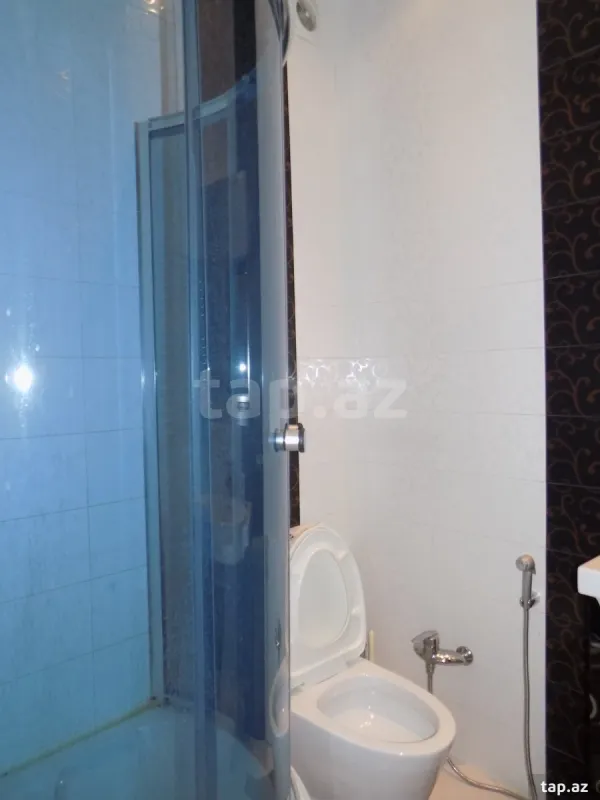 Kirayə verilir 4 otaqlı yeni tikili 200 m²