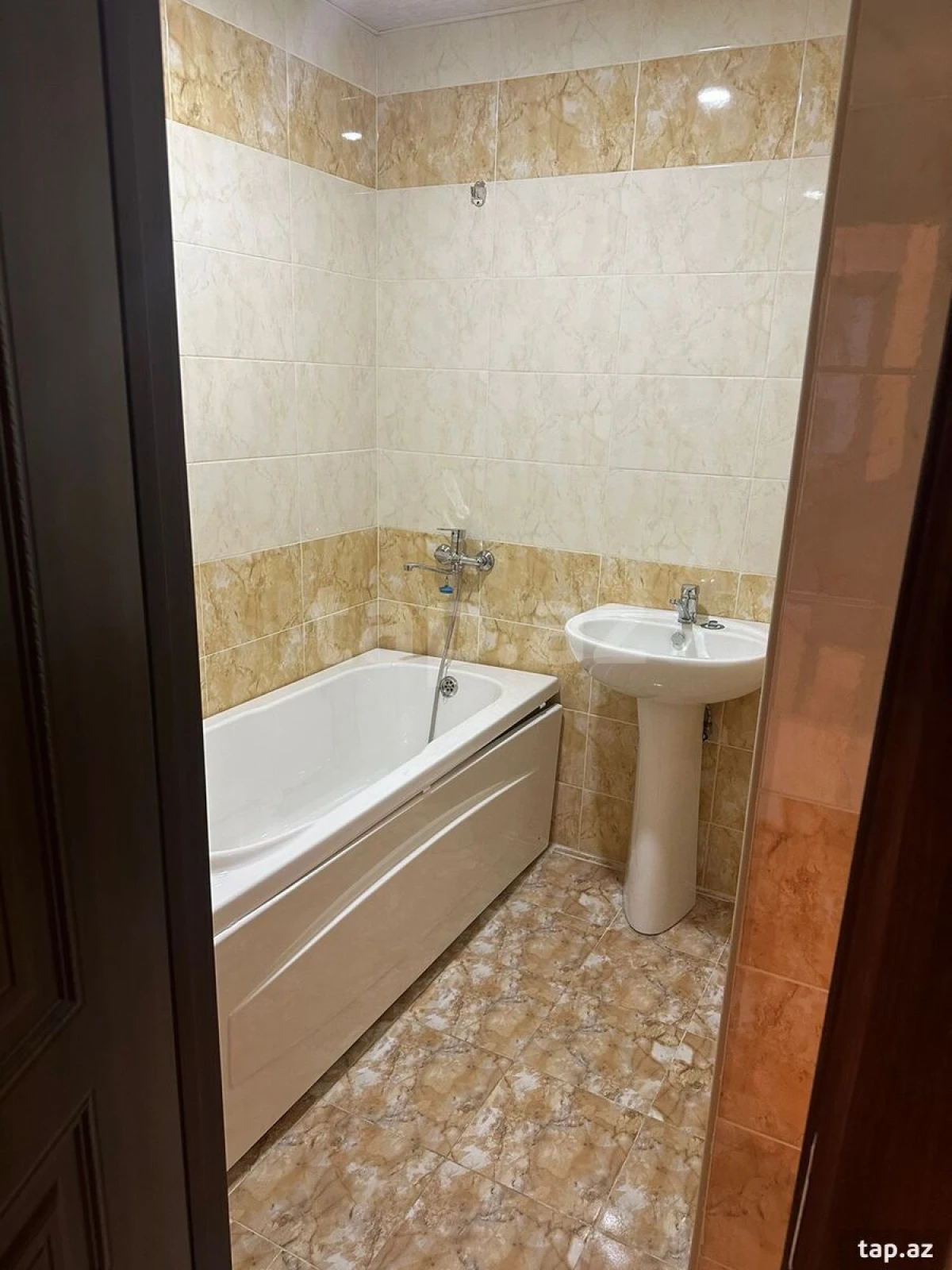 Kirayə verilir 2 otaqlı yeni tikili 65 m²