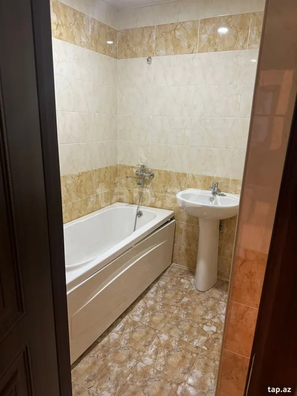 Kirayə verilir 2 otaqlı yeni tikili 65 m²