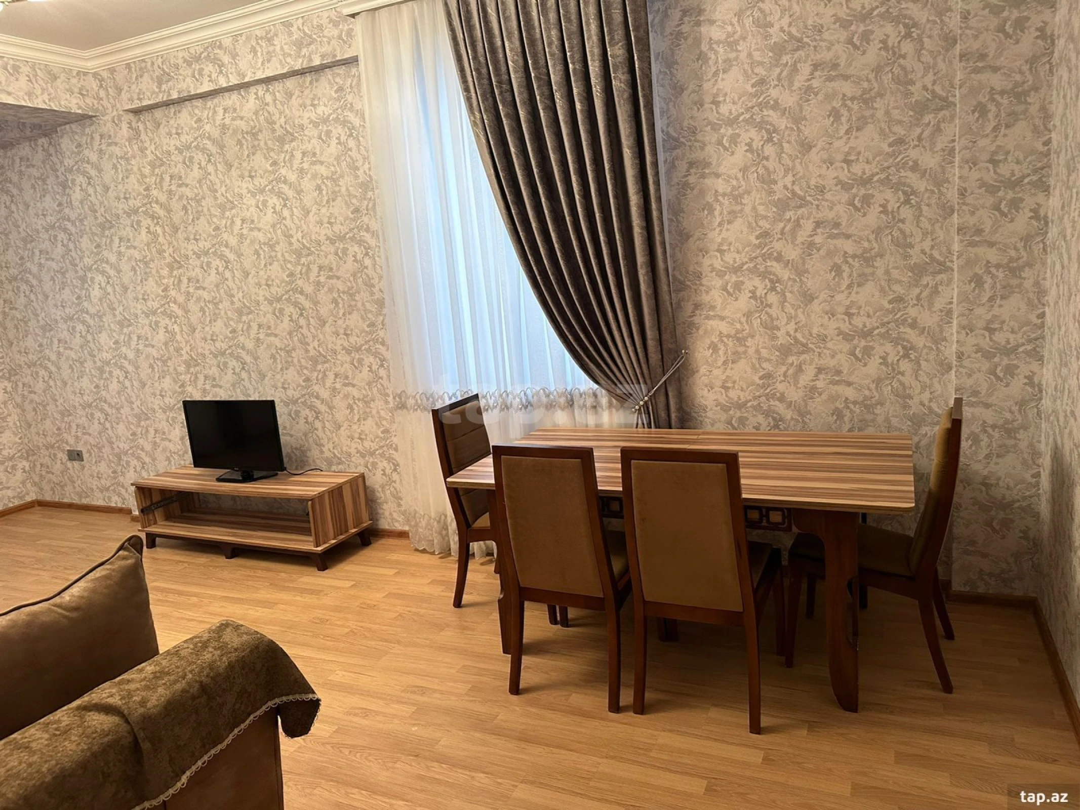 Kirayə verilir 2 otaqlı yeni tikili 65 m²