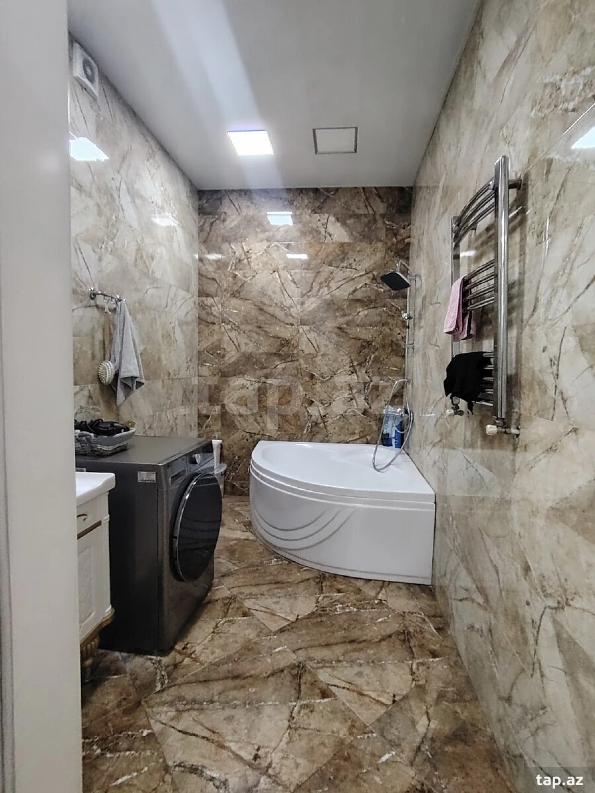 Satılır 3 otaqlı yeni tikili 134 m²
