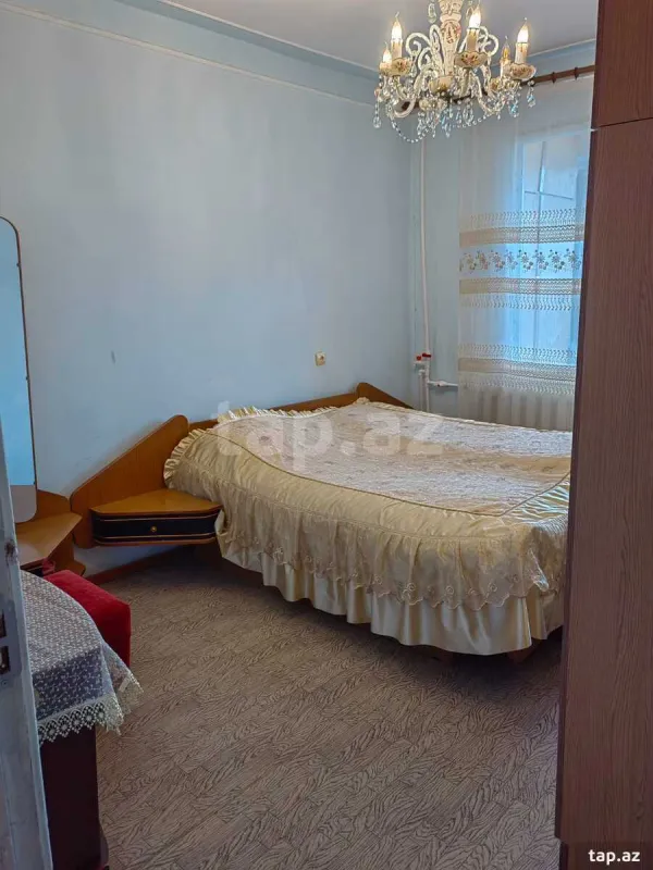 Satılır 4 otaqlı mənzil 95 m²