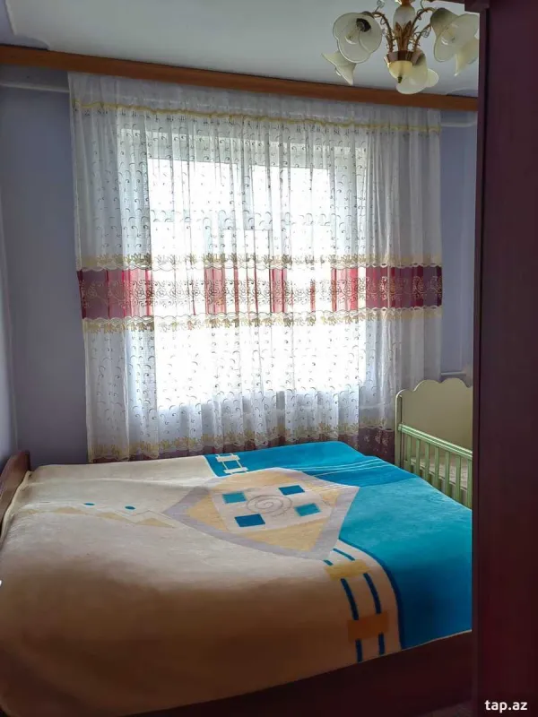 Satılır 4 otaqlı mənzil 95 m²