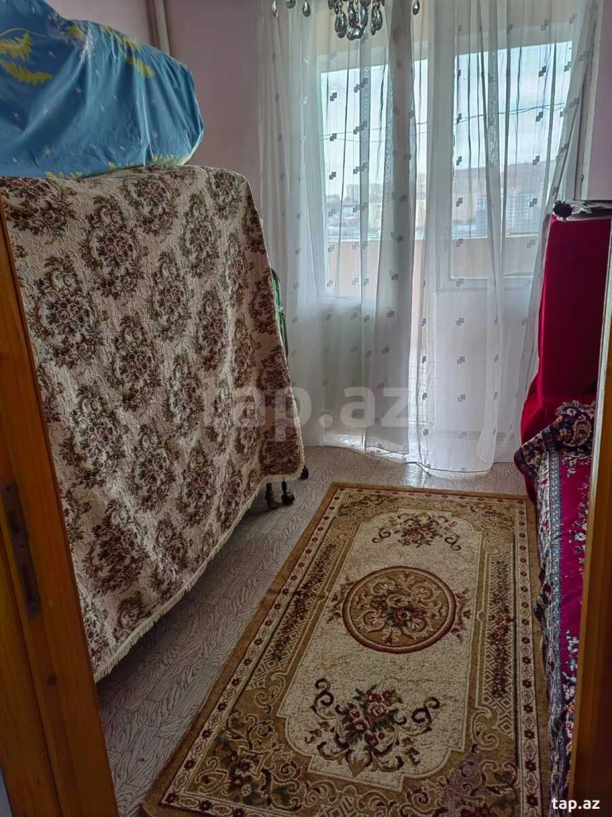 Satılır 4 otaqlı mənzil 95 m²