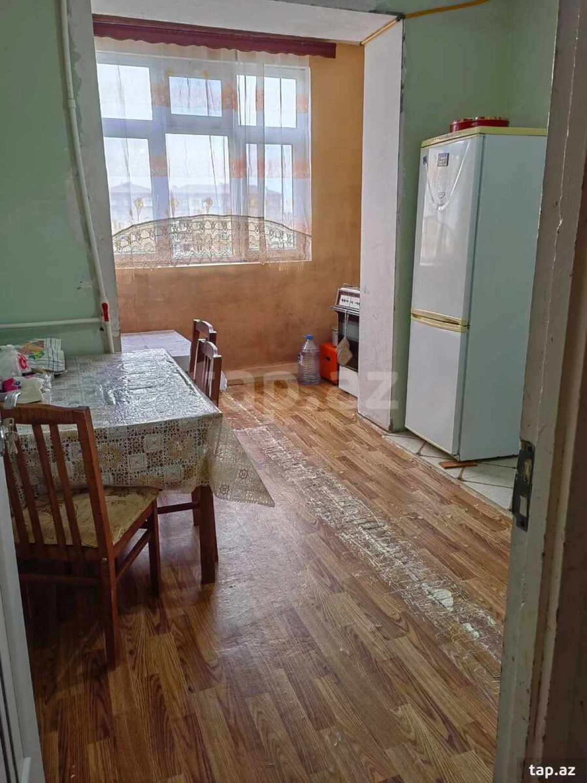 Satılır 4 otaqlı mənzil 95 m²