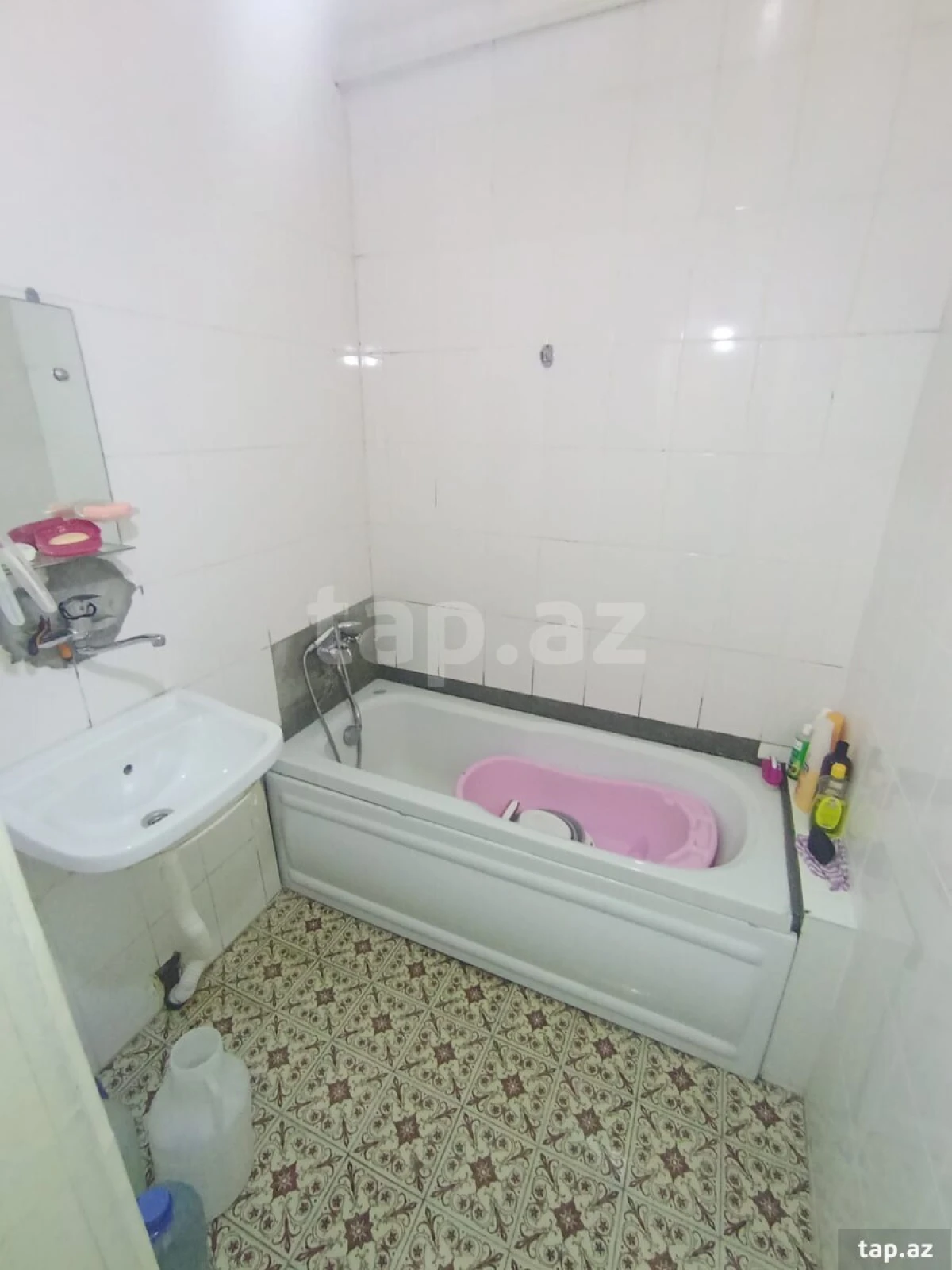 Satılır 4 otaqlı mənzil 67 m²