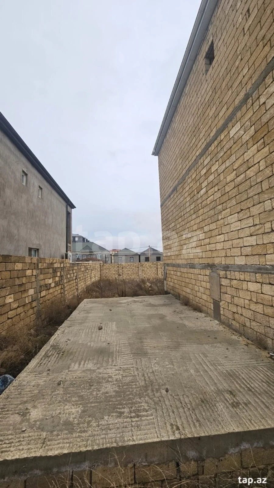 Satılır 6 otaqlı həyət evi