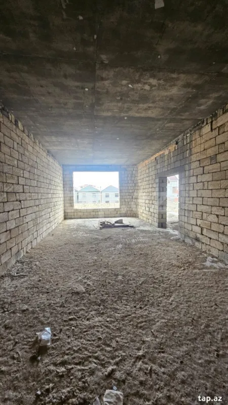 Satılır 6 otaqlı həyət evi