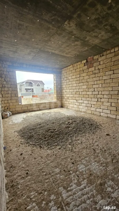 Satılır 6 otaqlı həyət evi