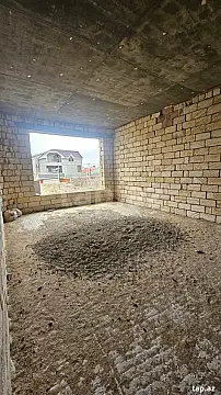 Satılır 6 otaqlı həyət evi