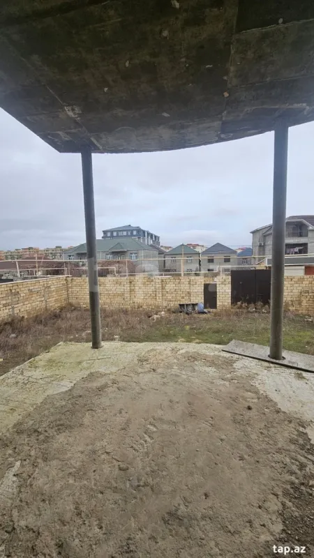 Satılır 6 otaqlı həyət evi