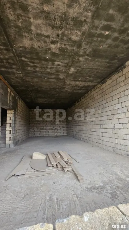 Satılır 6 otaqlı həyət evi