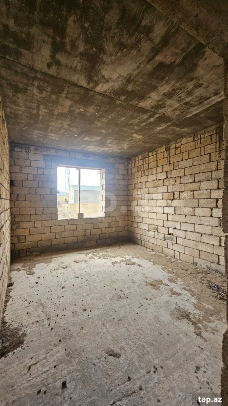 Satılır 6 otaqlı həyət evi