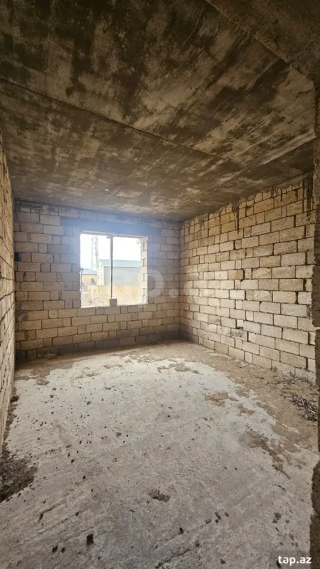 Satılır 6 otaqlı həyət evi