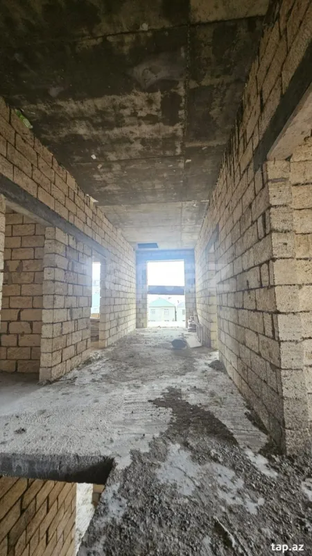 Satılır 6 otaqlı həyət evi