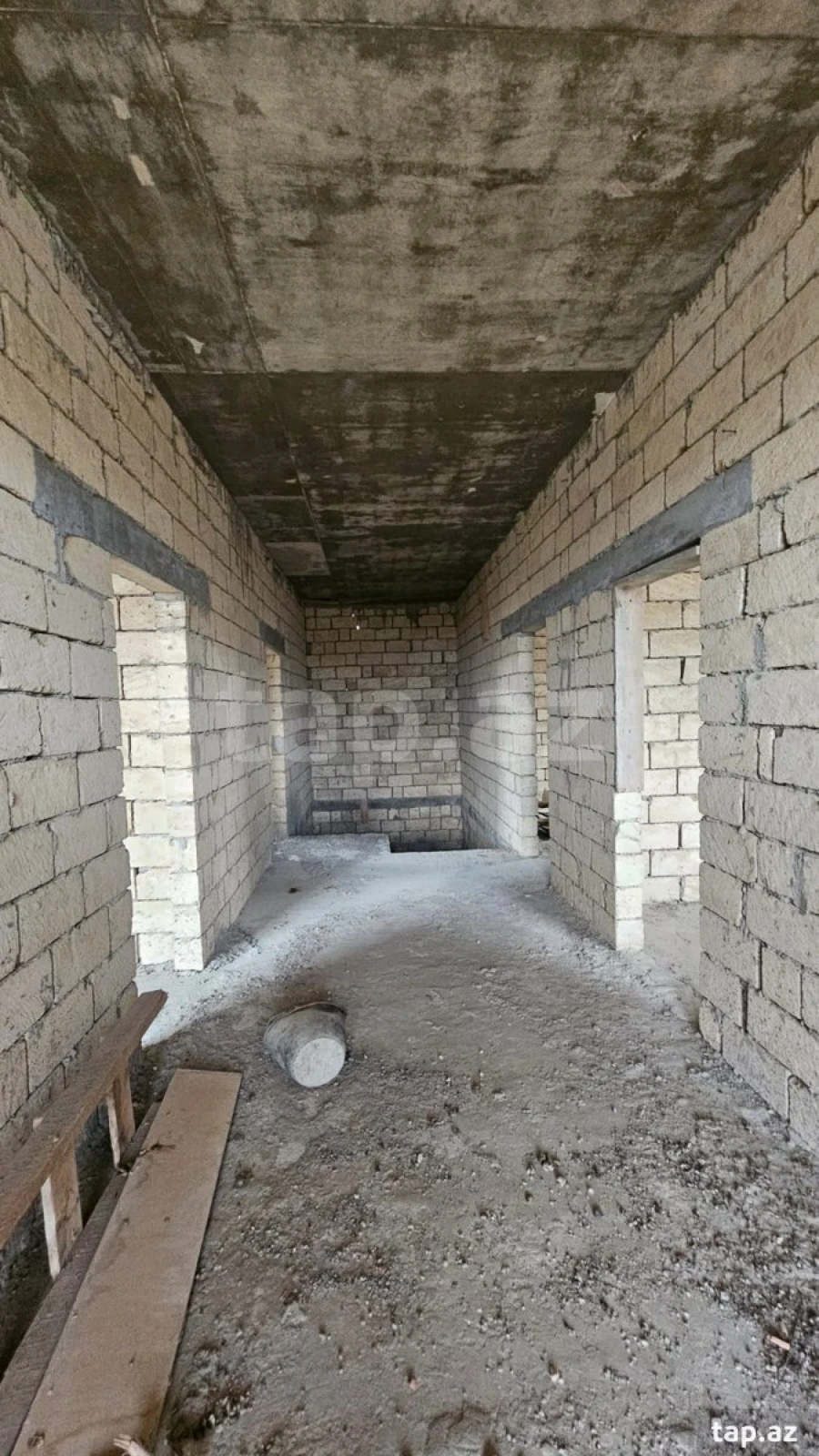 Satılır 6 otaqlı həyət evi