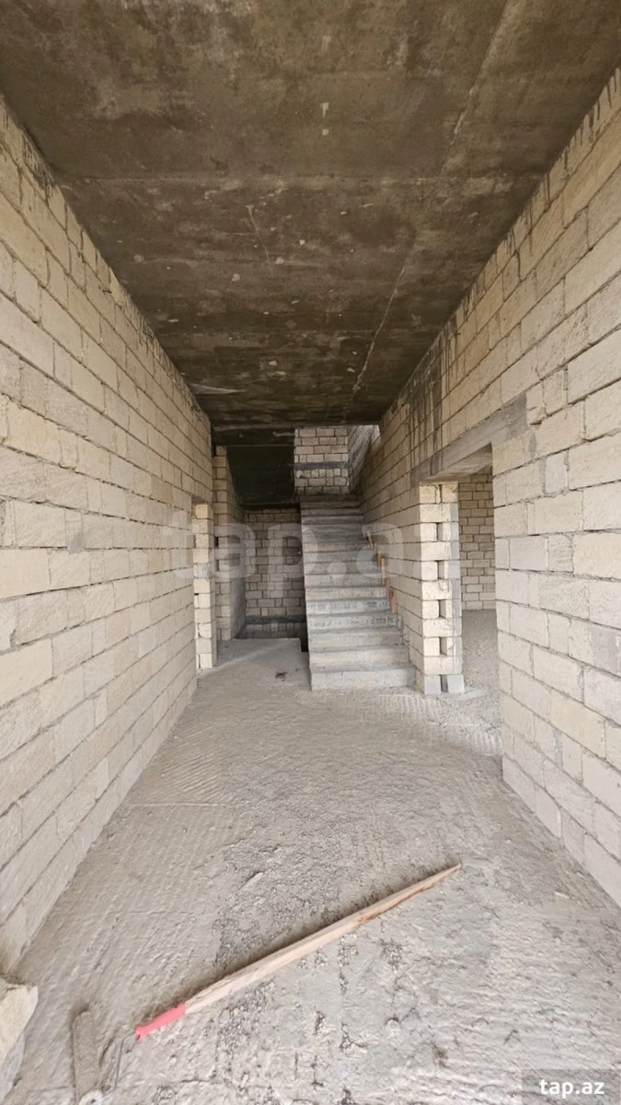 Satılır 6 otaqlı həyət evi