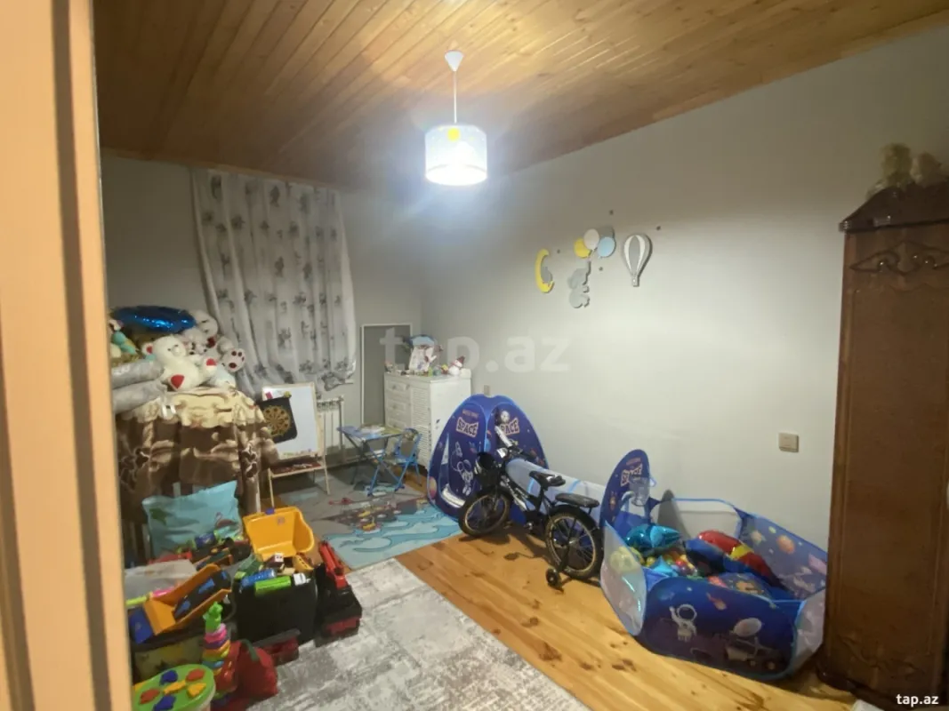 Satılır 6 otaqlı həyət evi