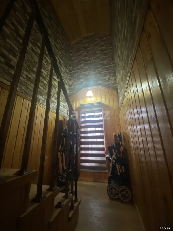 Satılır 6 otaqlı həyət evi