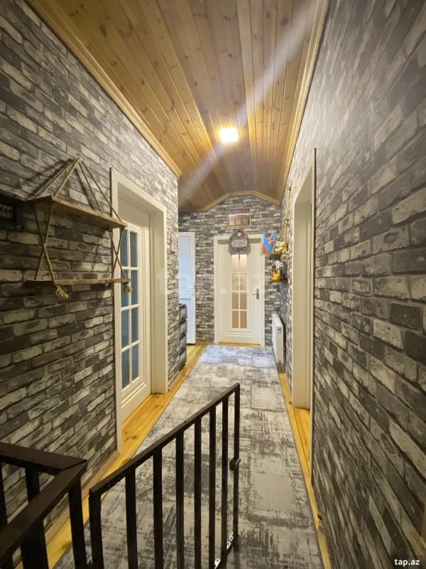 Satılır 6 otaqlı həyət evi