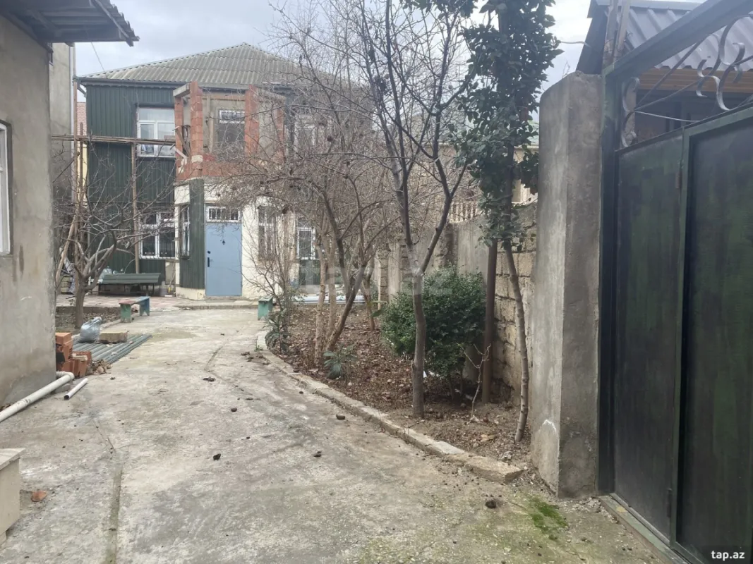 Satılır 6 otaqlı həyət evi