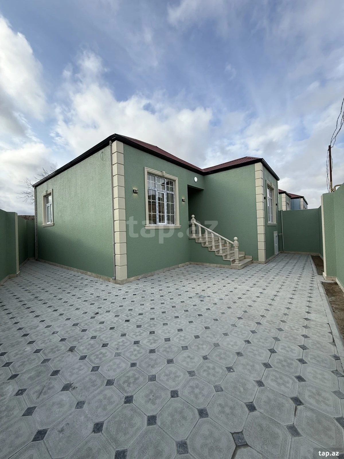 Satılır 3 otaqlı həyət evi