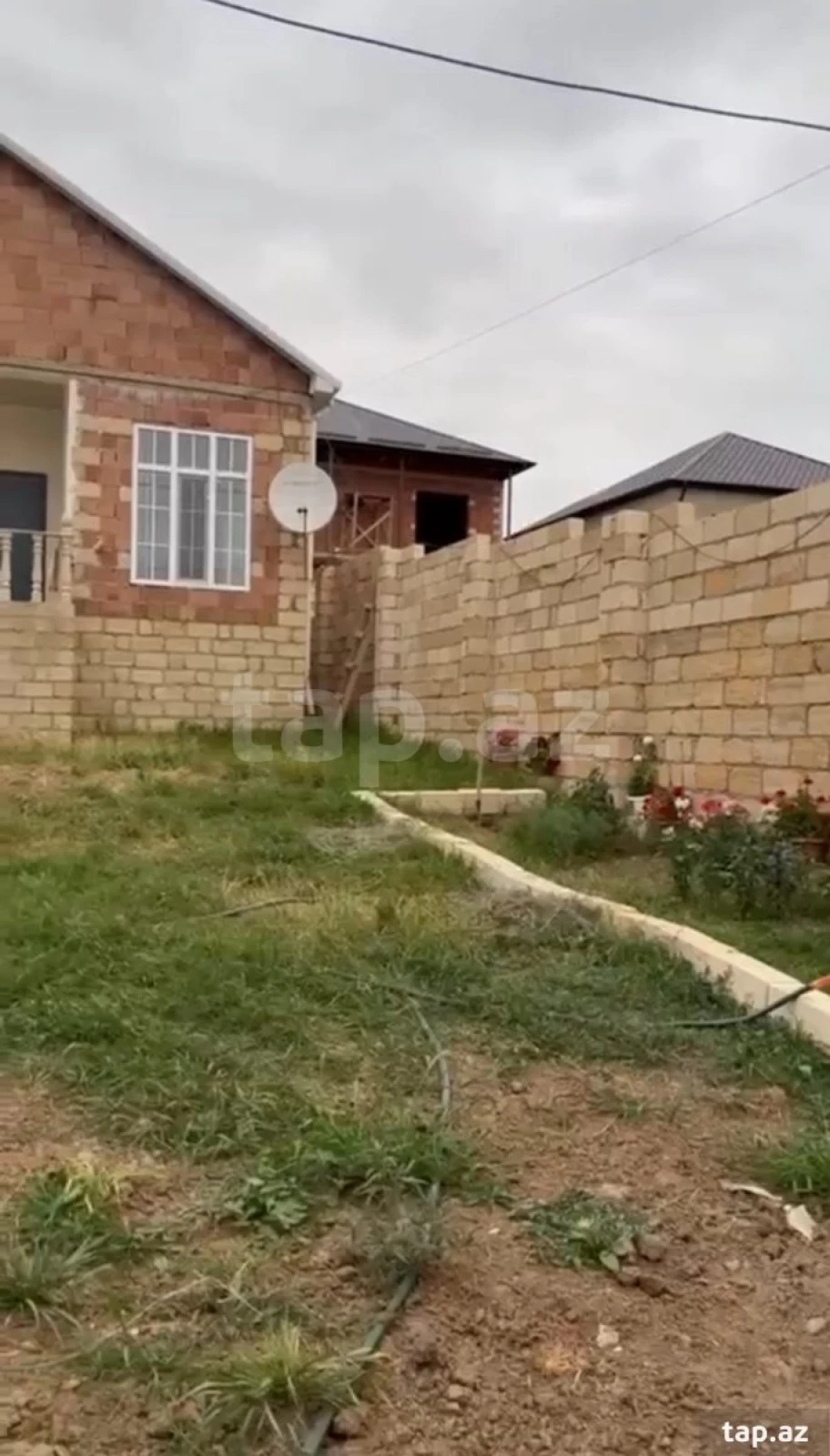 Satılır 3 otaqlı həyət evi