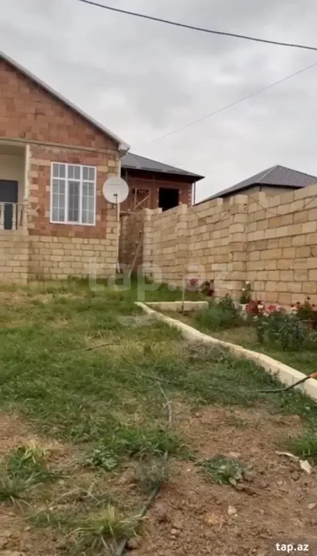 Satılır 3 otaqlı həyət evi