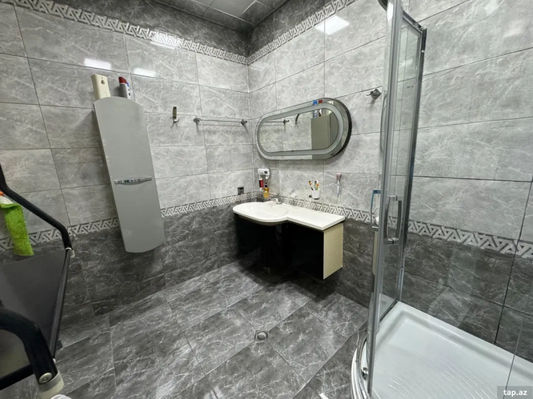 Satılır 3 otaqlı yeni tikili 120 m²