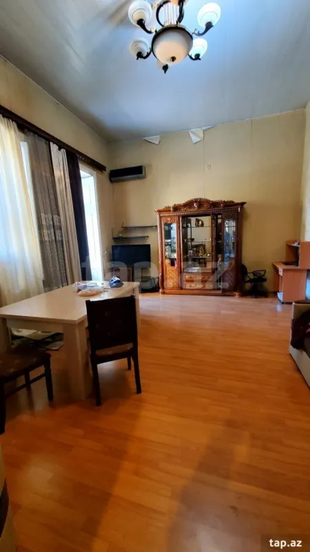 Satılır 3 otaqlı mənzil 105 m²