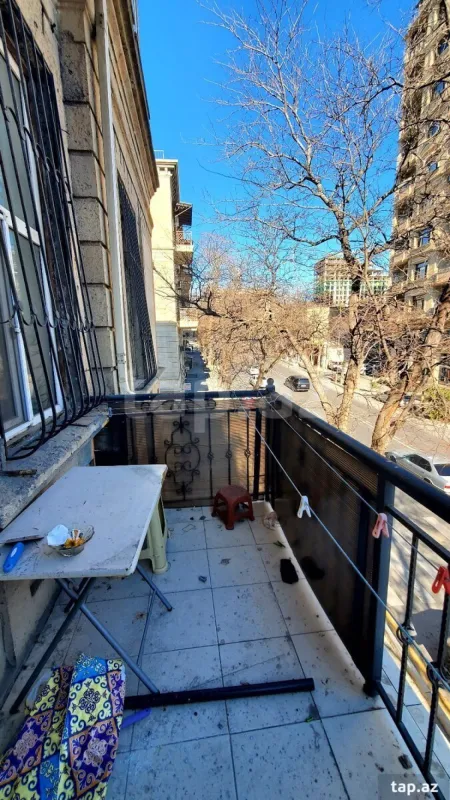 Satılır 3 otaqlı mənzil 105 m²