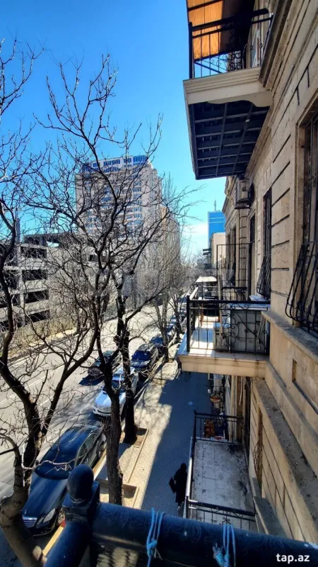 Satılır 3 otaqlı mənzil 105 m²