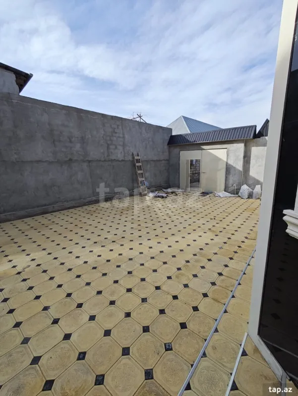 Satılır 4 otaqlı həyət evi