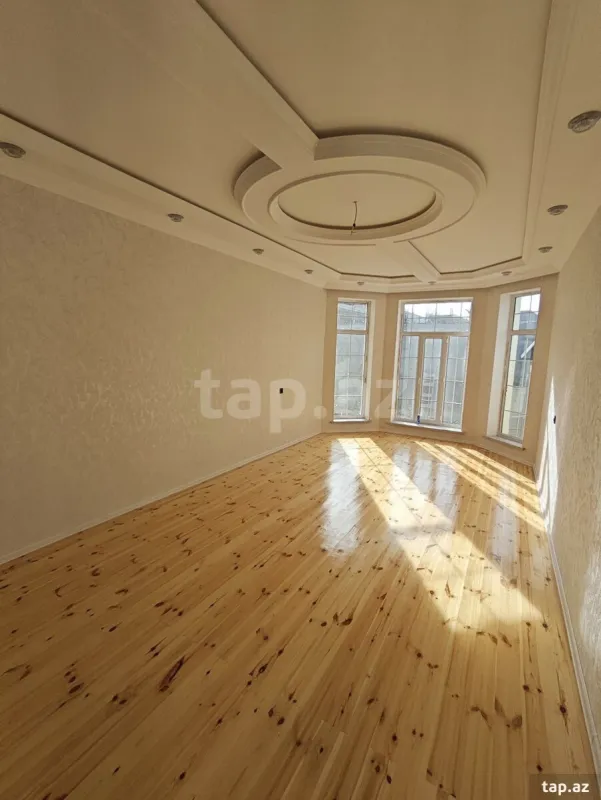 Satılır 4 otaqlı həyət evi