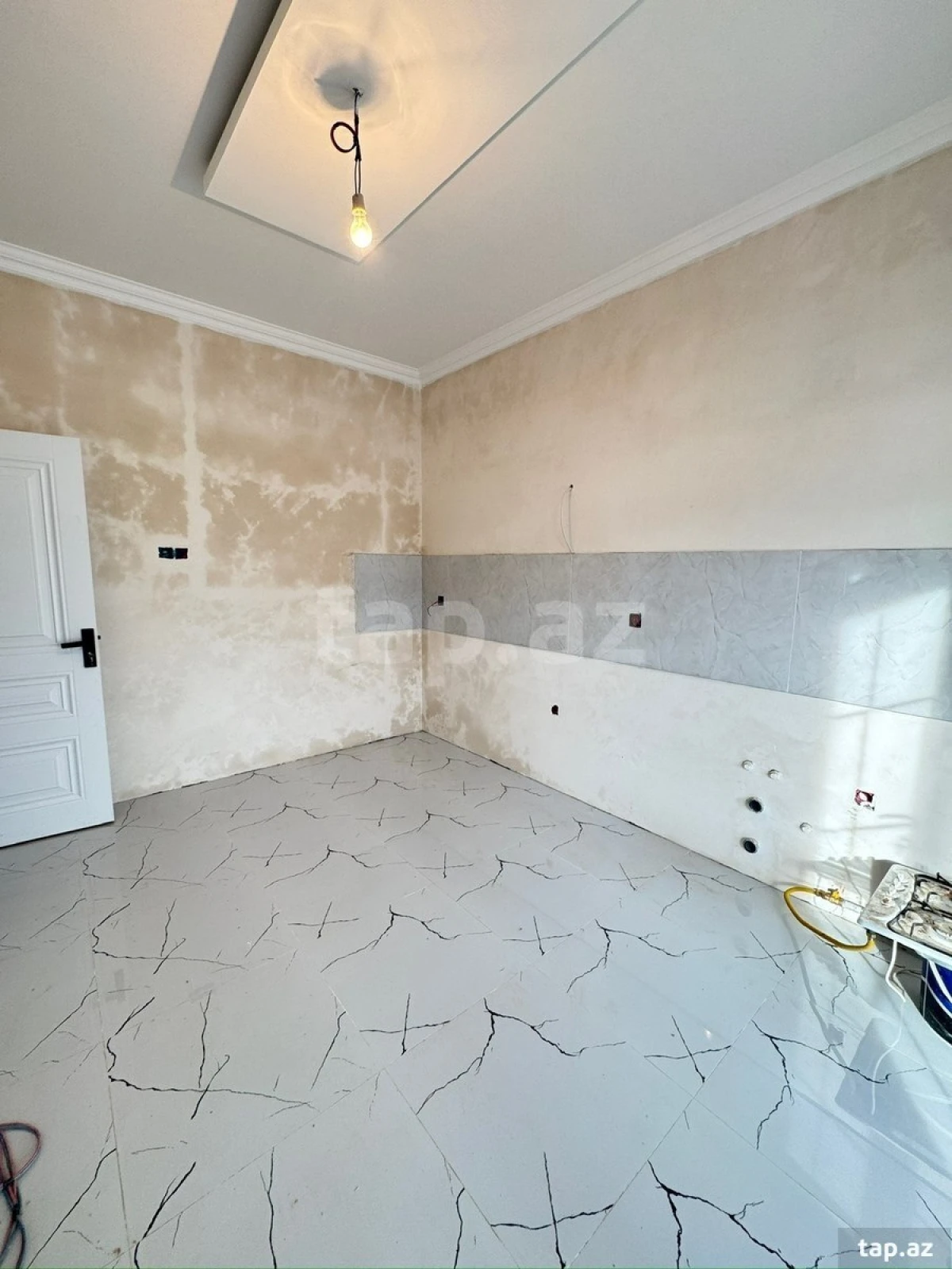 Satılır 4 otaqlı həyət evi