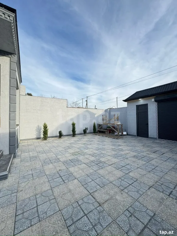 Satılır 4 otaqlı həyət evi