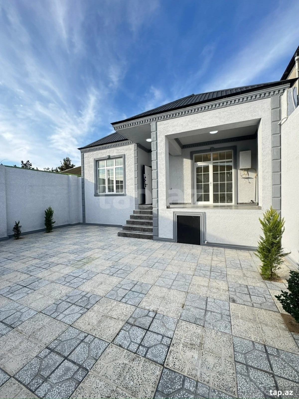 Satılır 4 otaqlı həyət evi