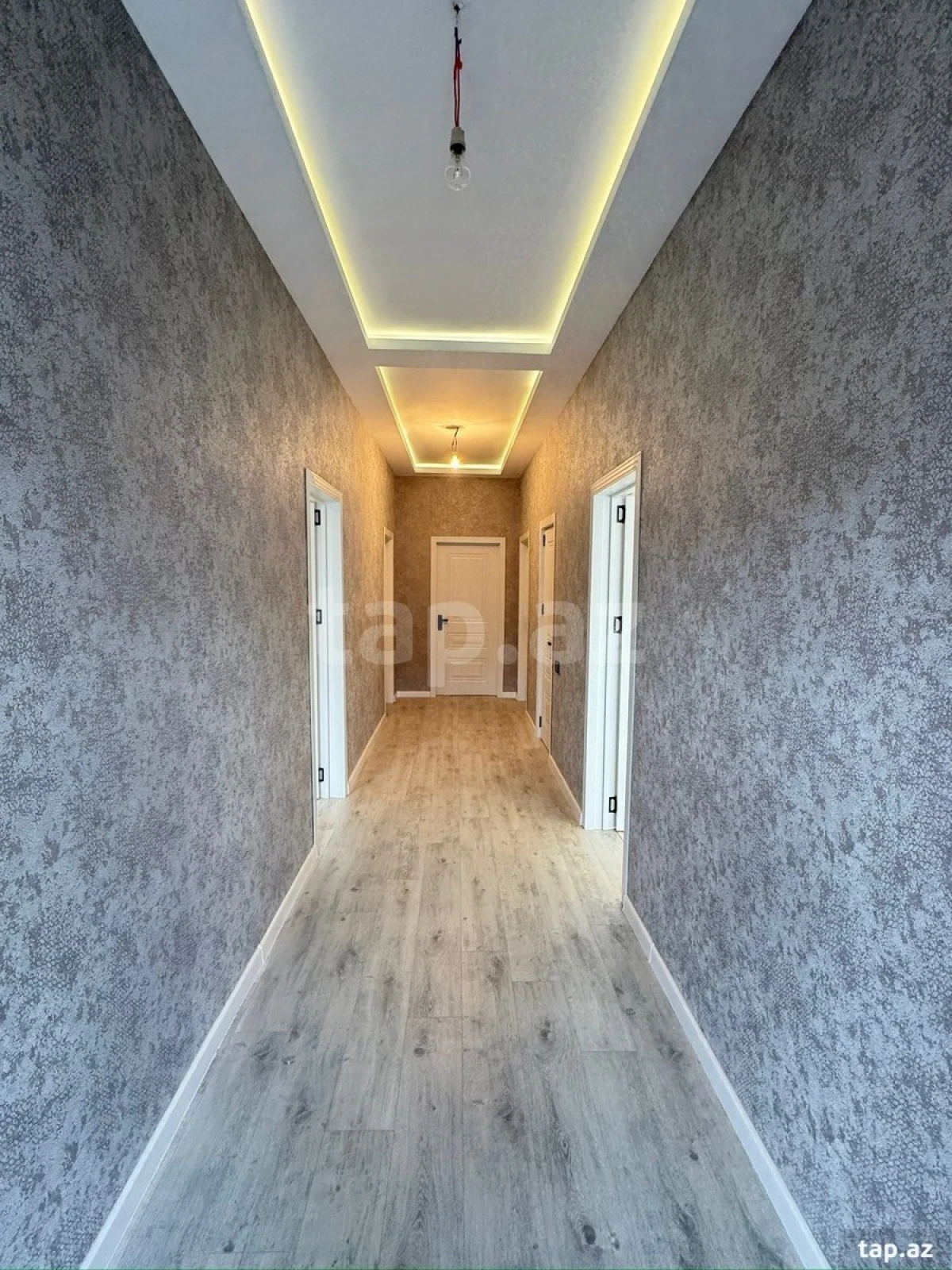 Satılır 4 otaqlı həyət evi