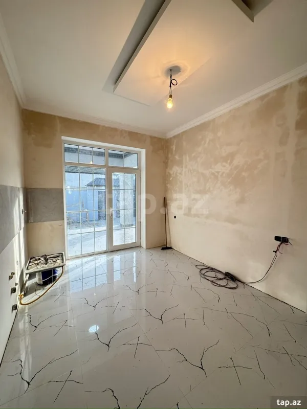 Satılır 4 otaqlı həyət evi