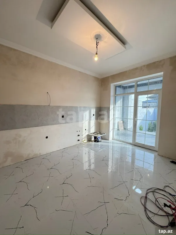 Satılır 4 otaqlı həyət evi