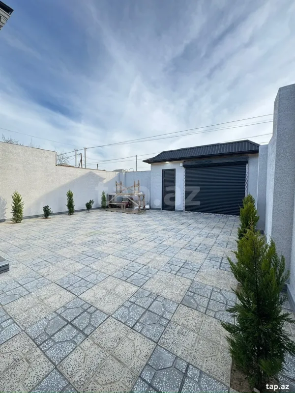 Satılır 4 otaqlı həyət evi