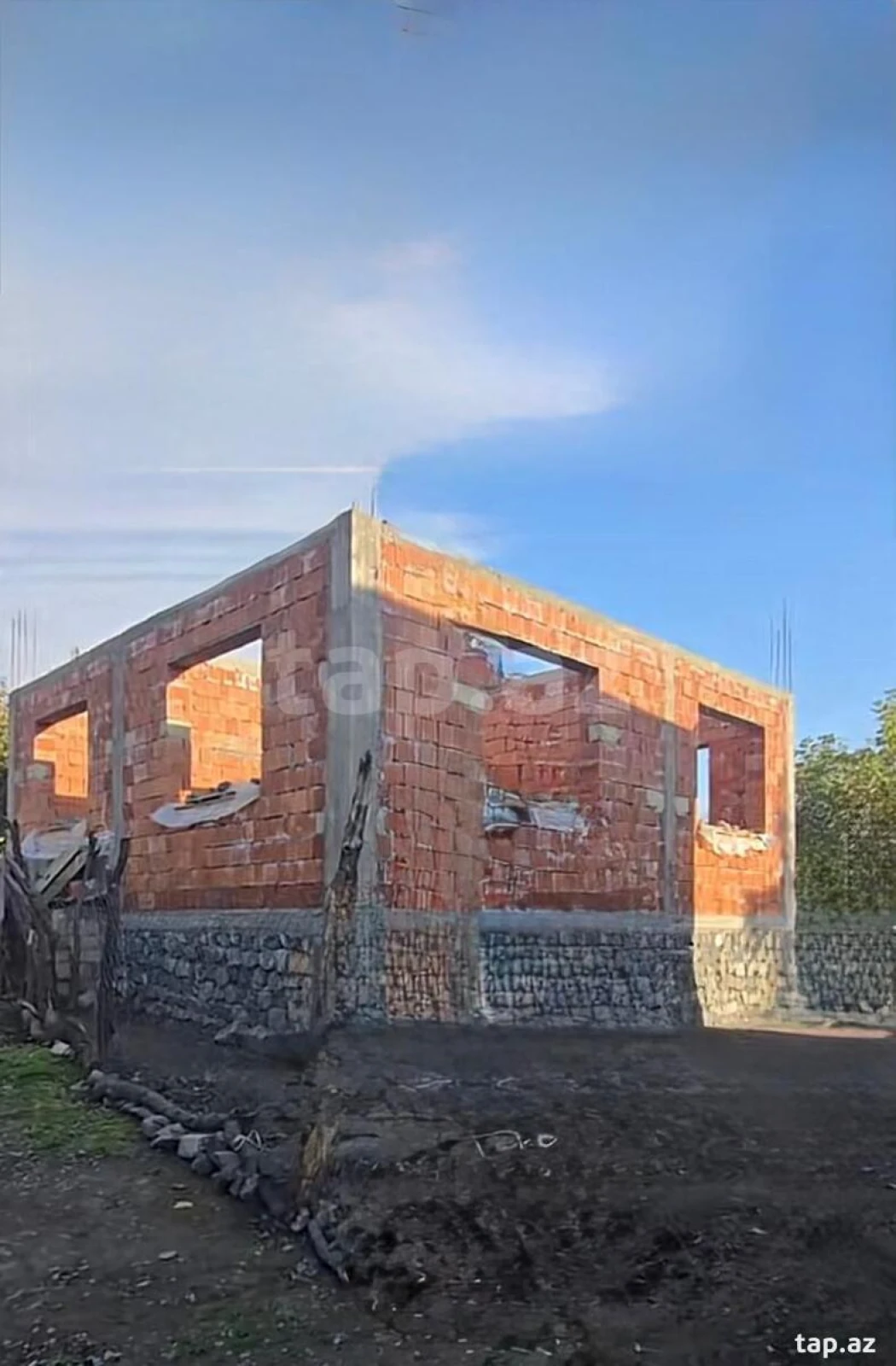 Satılır 4 otaqlı həyət evi