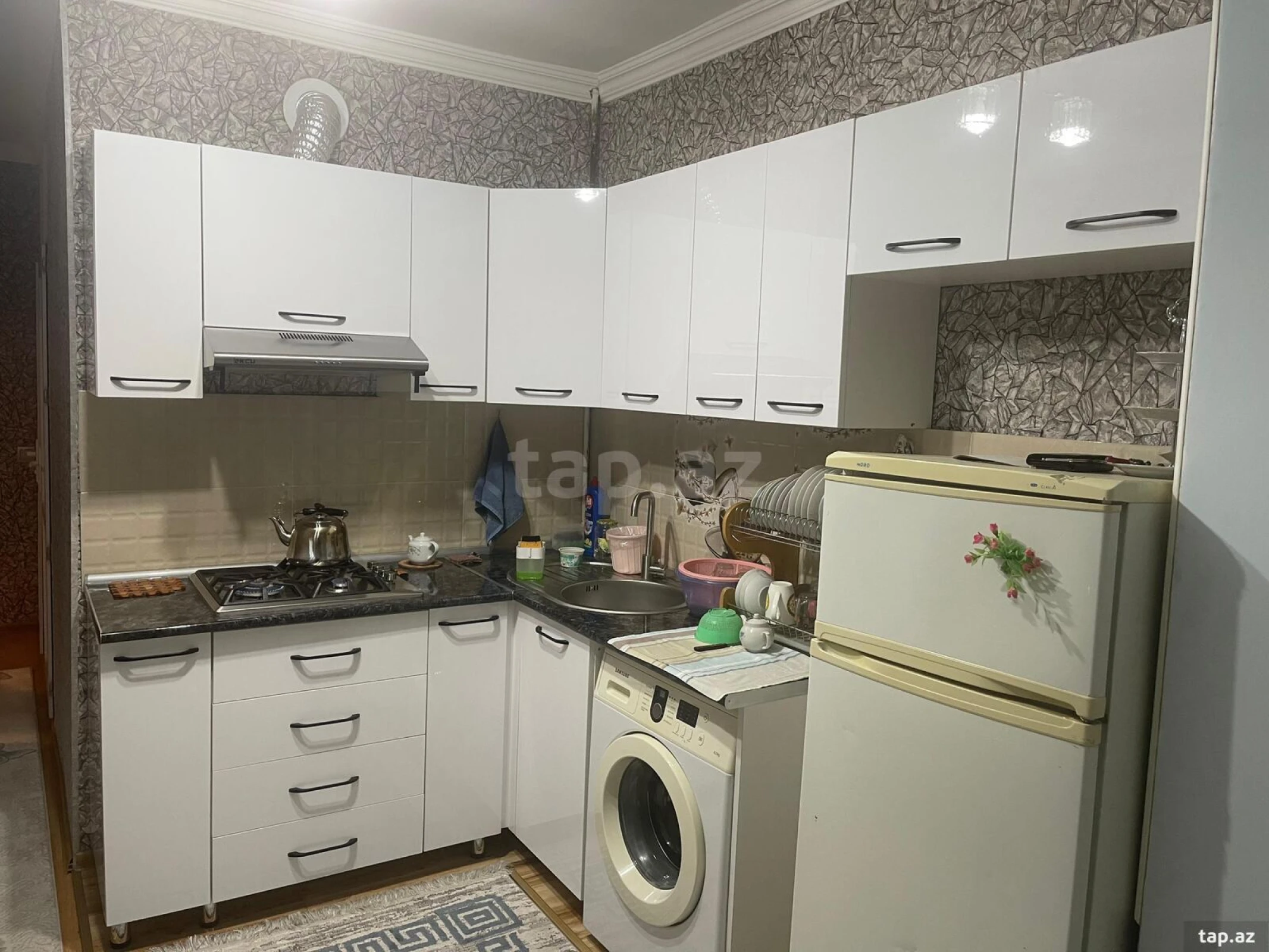 Satılır 2 otaqlı mənzil 75 m²