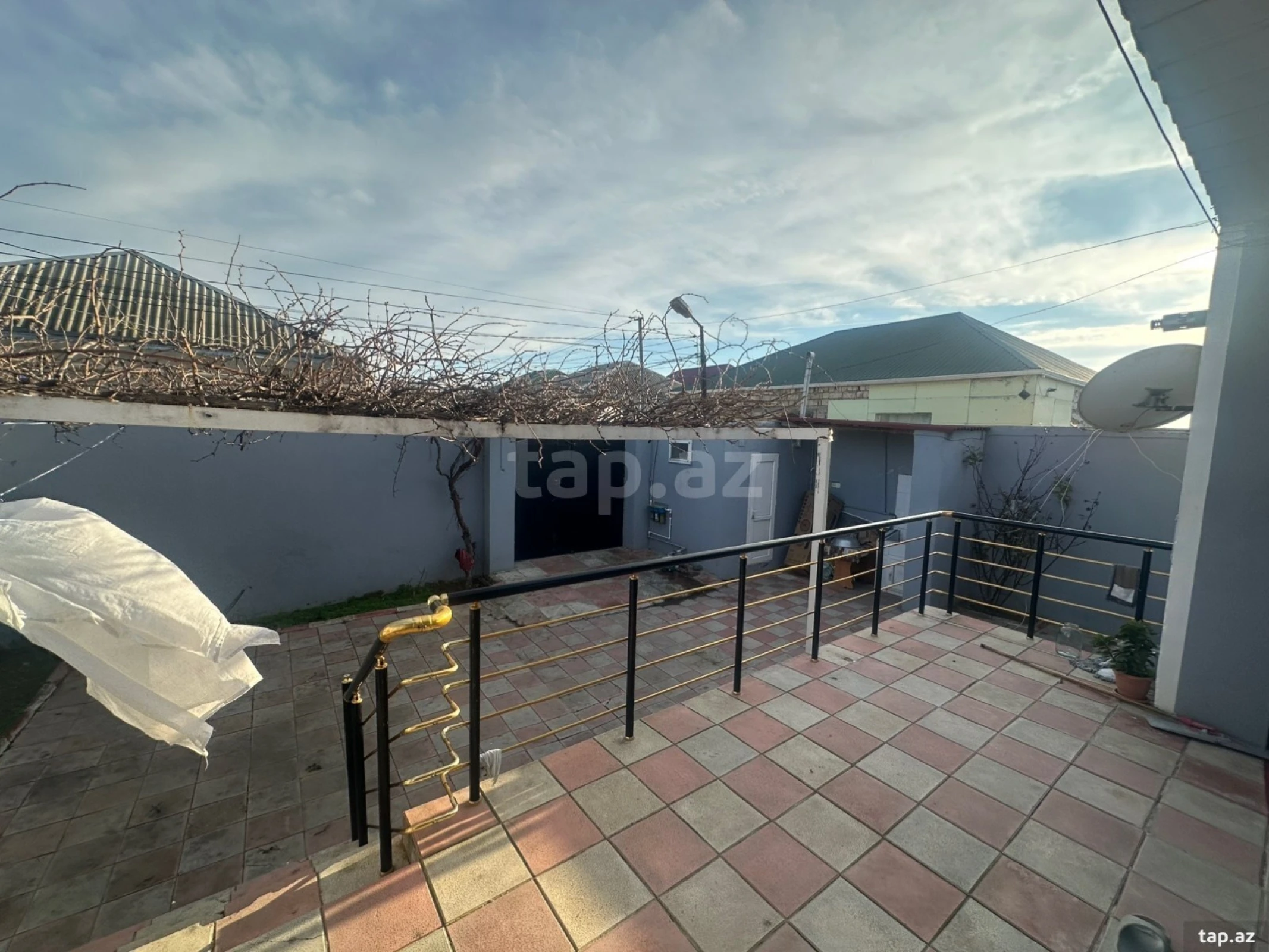 Satılır 3 otaqlı həyət evi