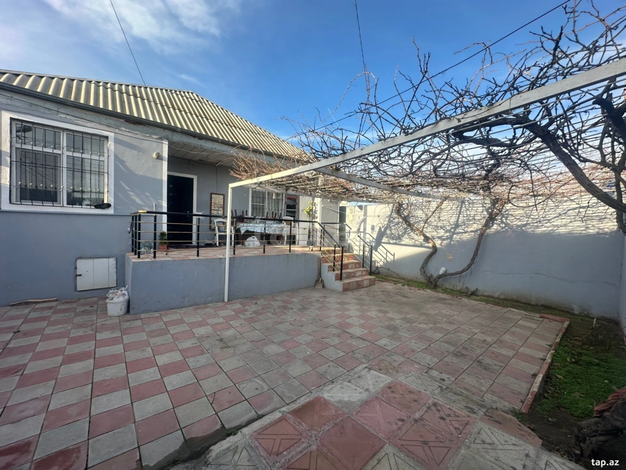 Satılır 3 otaqlı həyət evi