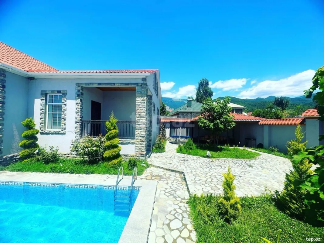 Kirayə verilir 3 otaqlı həyət evi 200 m²